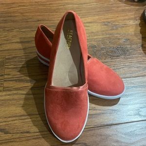 Reaction Kenneth Cole, Fay Sneaker , Burnt Orange/ Salmon color, Size Woman’s 9